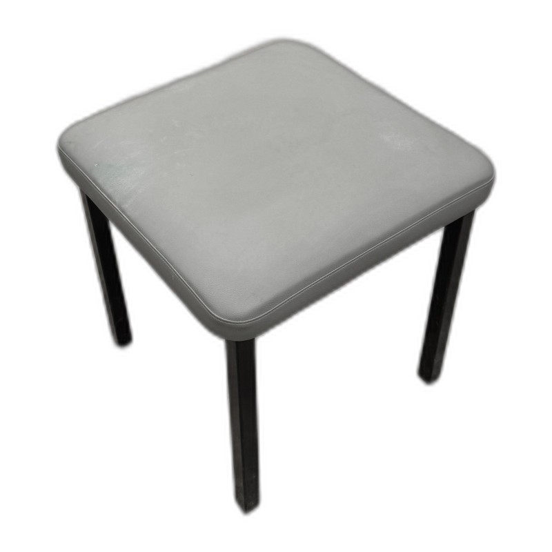 tabouret rectangulaire skai gris sur pieds noirs