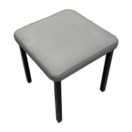 tabouret rectangulaire skai gris sur pieds noirs